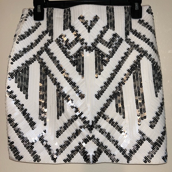 Sparkly mini skirt - Picture 3 of 3